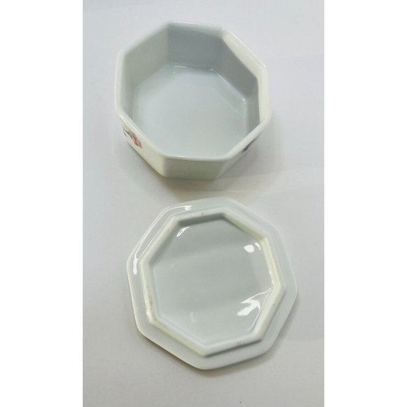 Vtg Japan Octagon Porcelain Trinket Jewelry Box Floral 4" x 2" Lightweight (W68) - Picture 6 of 14